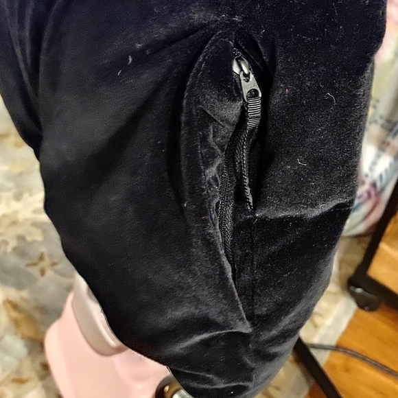 Athleta Black Velvet Puffy Vest XL** - Picture 4 of 5